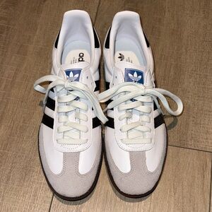 ADIDAS Samba White Sneakers with Black Stripes NWOT
Women’s size 9